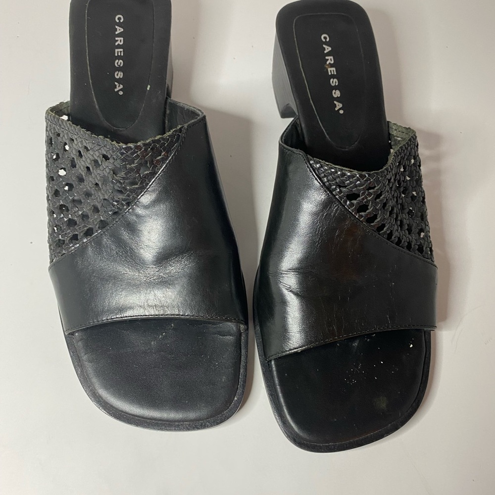 CARESSA black leather women’s sandal size 10